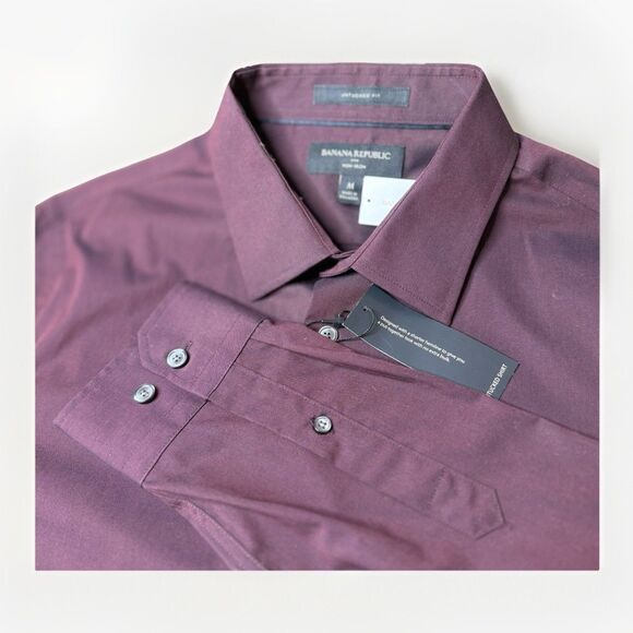 BANANA REPUBLIC Button Up Medium LS Burgundy Untucked Fit Cotton Non Iron NWT - Picture 7 of 10